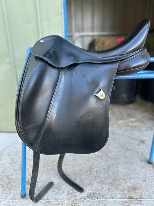 Bates Innova Dressage Saddle 