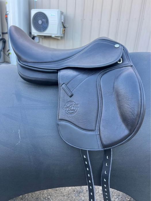 Syd Hill Pony Dressage Pro 15.5inch 
