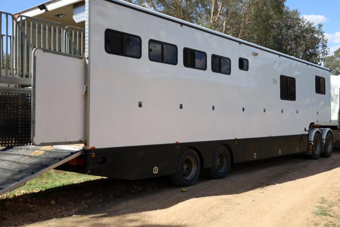  6 horse Premier trailer w/bunks